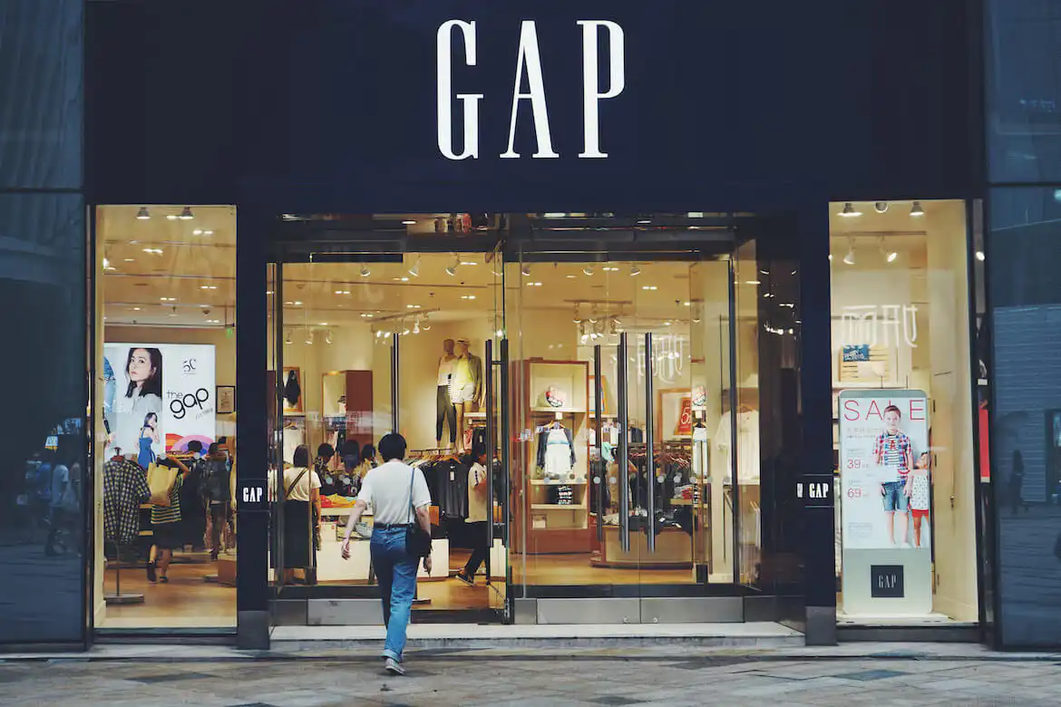 Visual Merchandising The Art of Selling (3) Visual Merchandising The Art of Selling (3)