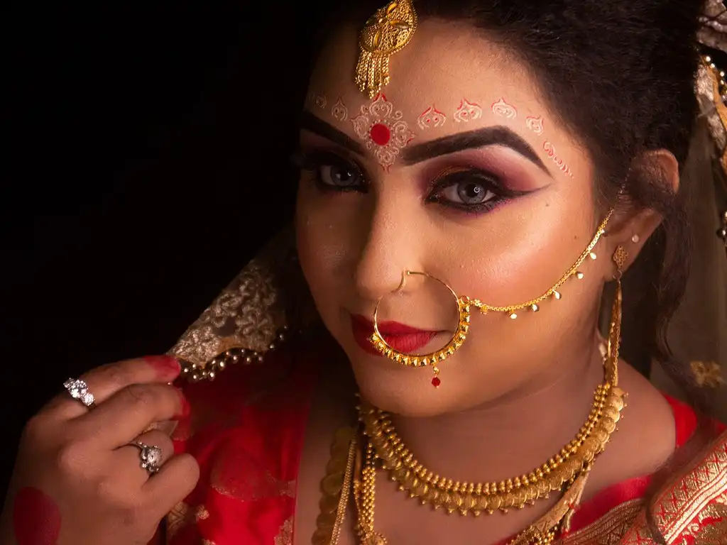 Bridal Hair Discover the Trendiest Hairstyles for Indian Brides (1) Bridal Hair Discover the Trendiest Hairstyles for Indian Brides (1)