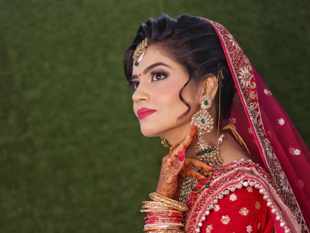 Bridal Hair Discover the Trendiest Hairstyles for Indian Brides thumbnail