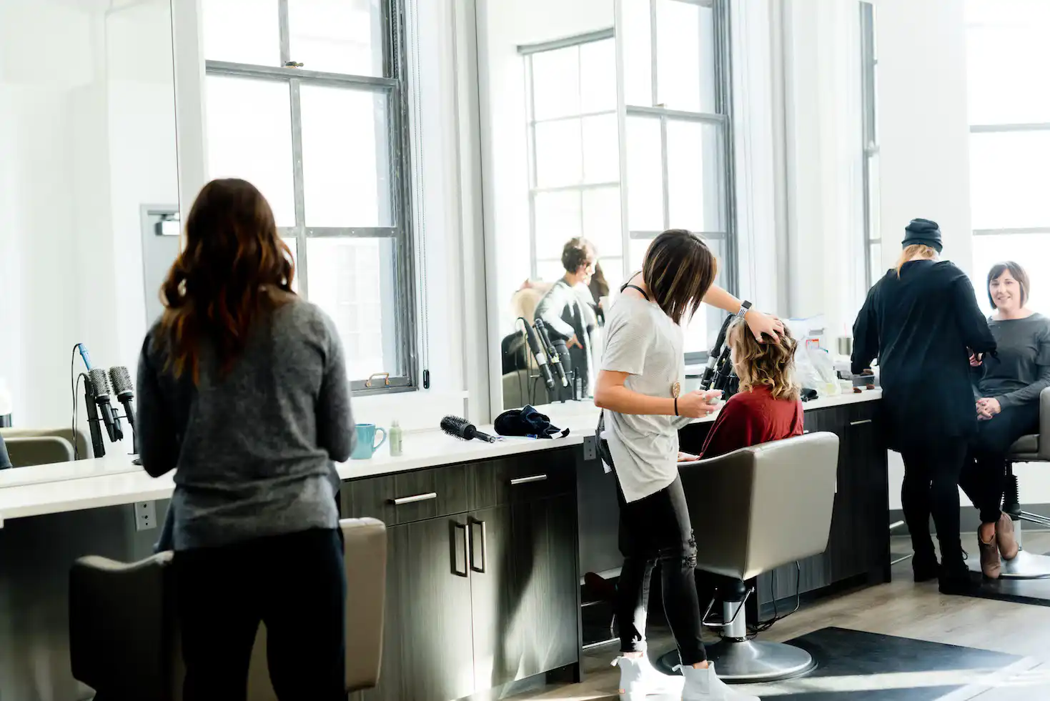 Hairstyling for Makeup Artists- Why Is It Crucial (3) Hairstyling for Makeup Artists Why Is It Crucial (3)