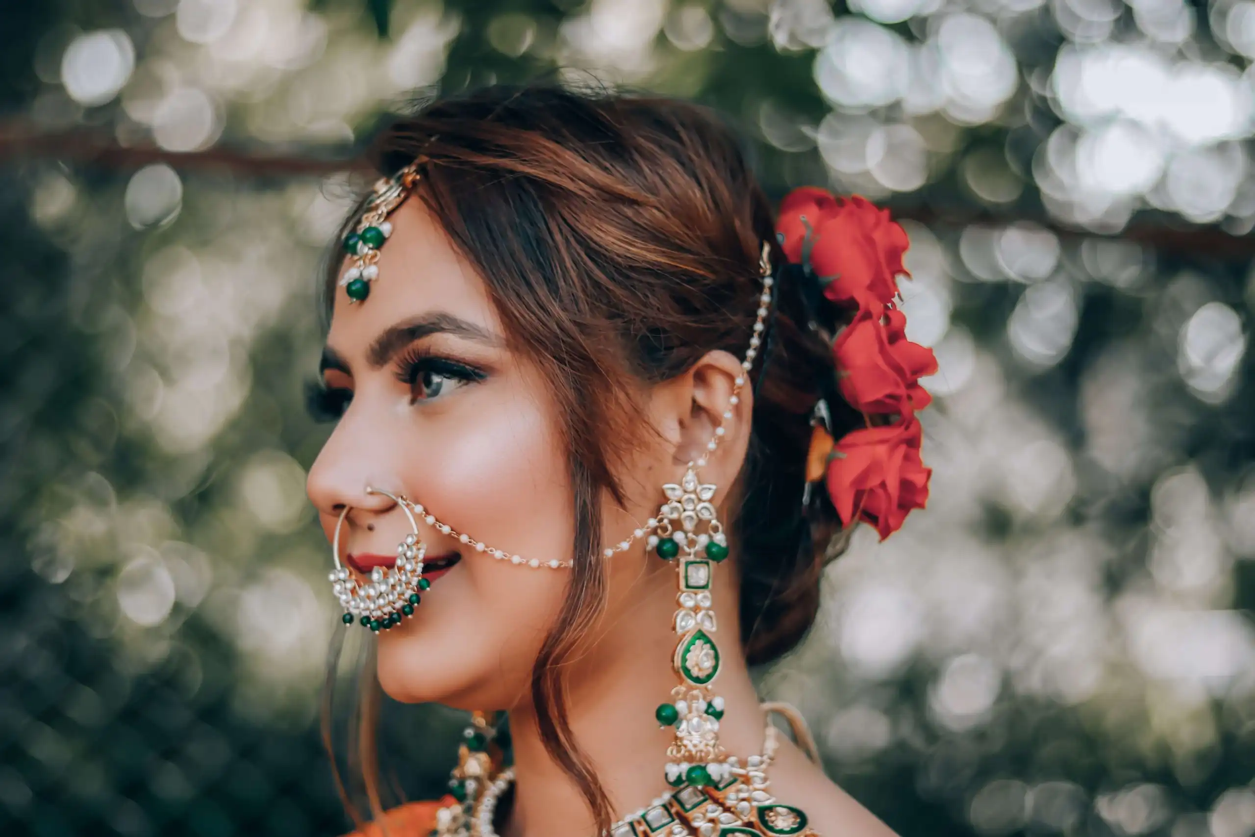 How to Become a Makeup Artist Everything You Need to Know (3) How to Become a Makeup Artist Everything You Need to Know (3)