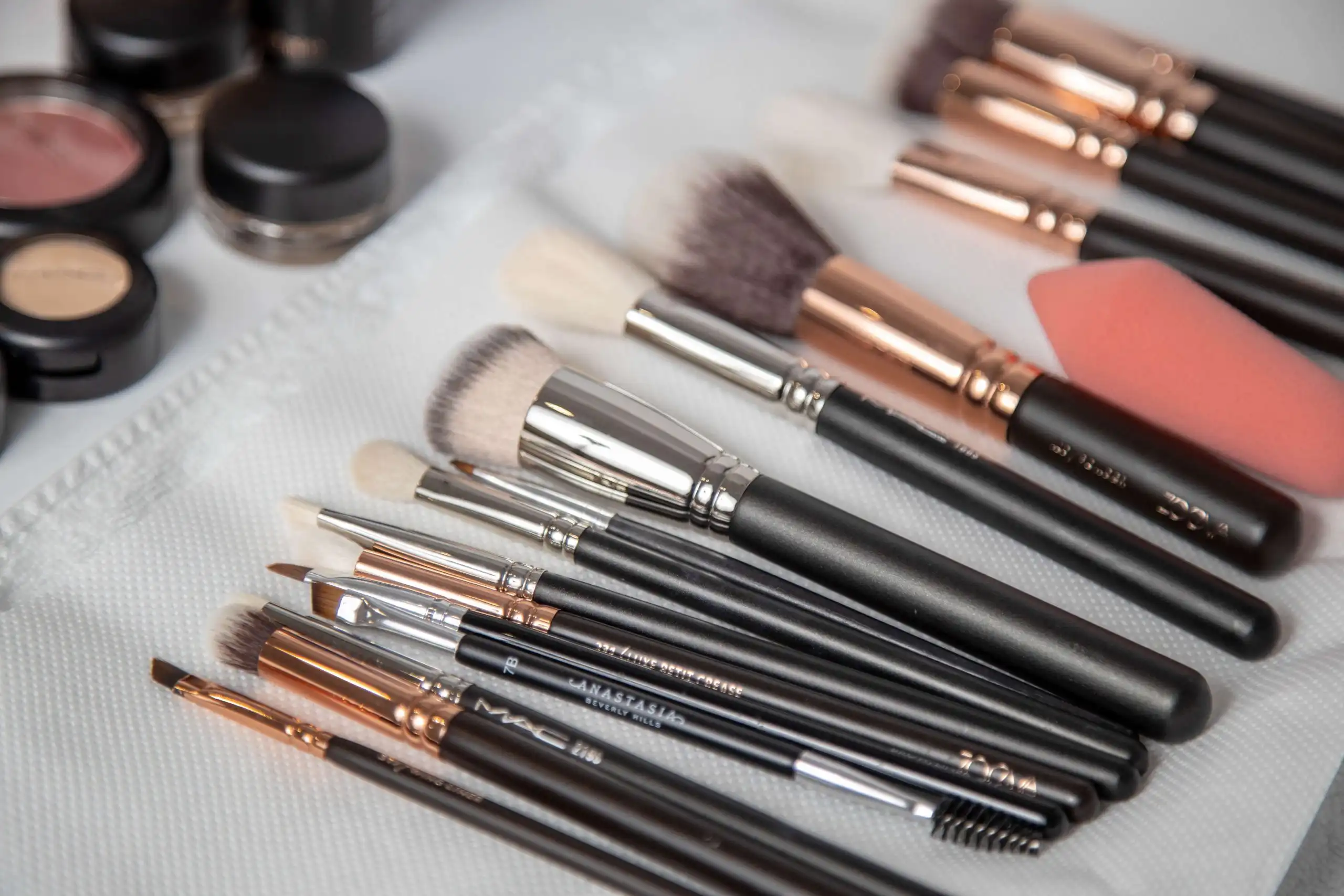 Makeup Masterclass How to Clean Makeup Brushes- Sponges and More (1) Makeup Masterclass How to Clean Makeup Brushes Sponges and More (1)