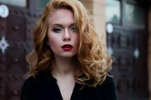 Showstopping Movie Hairstyles of All Time thumbnail