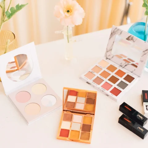 The Do’s And Don’ts For Your Professional Makeup Portfolio thumbnail