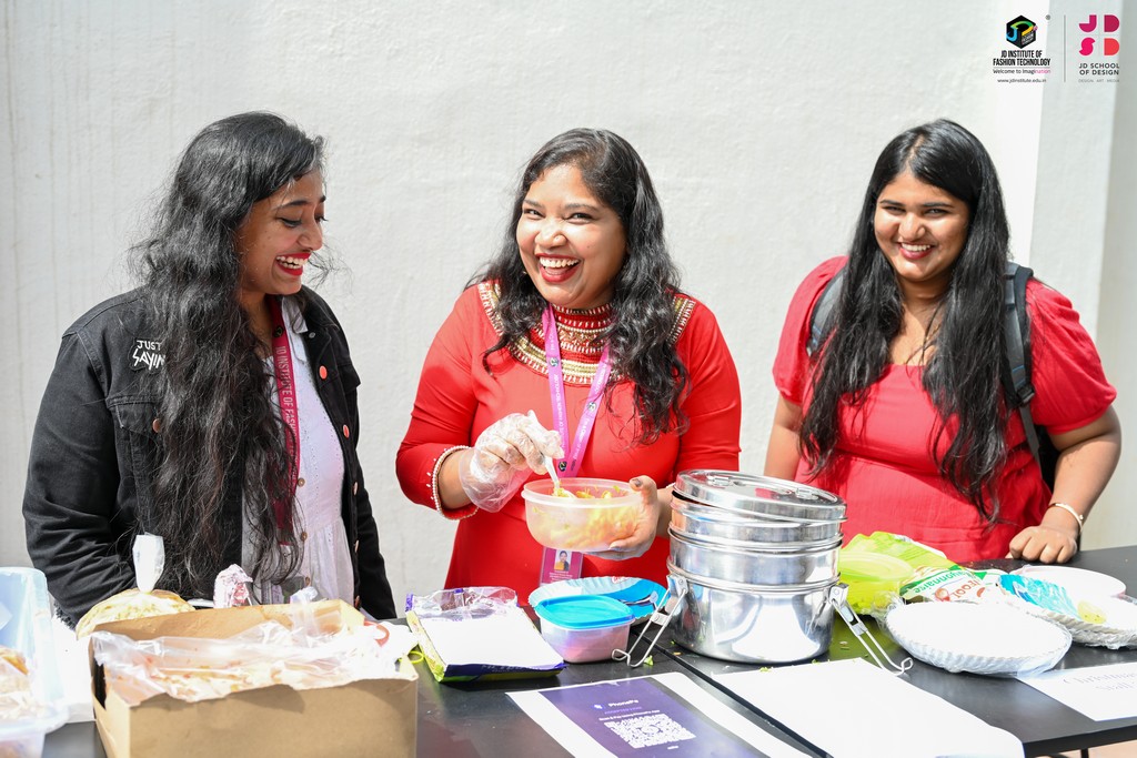 Christmas Revelry Brightens JD Institute of Fashion Technology Campus (3) Christmas Revelry Brightens JD Institute of Fashion Technology Campus (3)