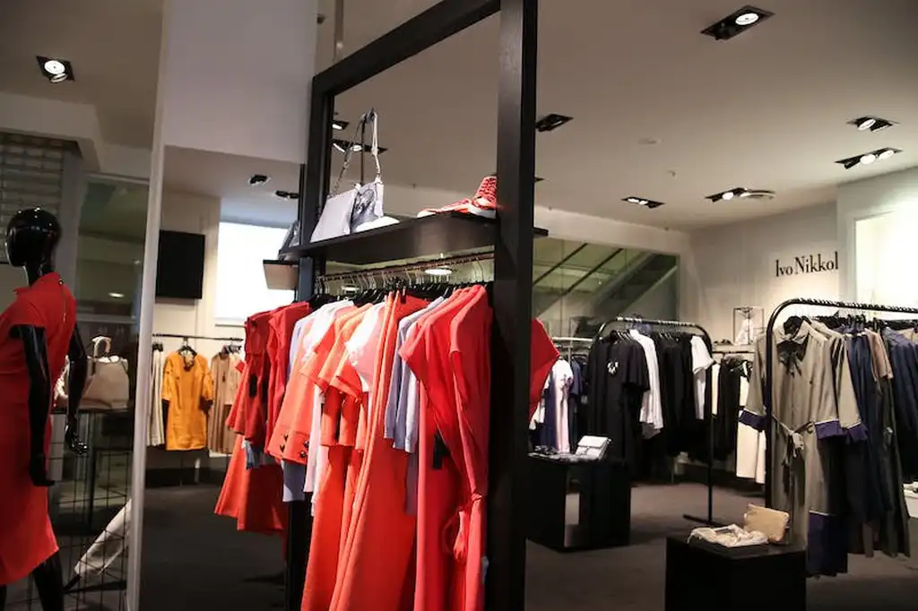 What are the courses to become a fashion designer (2) What are the courses to become a fashion designer (2)