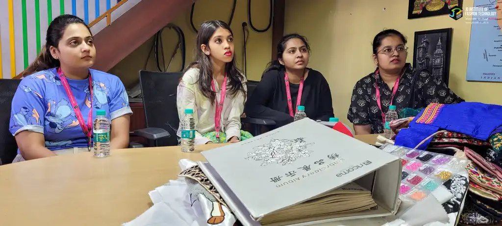 Digitizing Design Diploma in Fashion Design Students Explore Machine Embroidery (1) Digitizing Design Diploma in Fashion Design Students Explore Machine Embroidery (1)