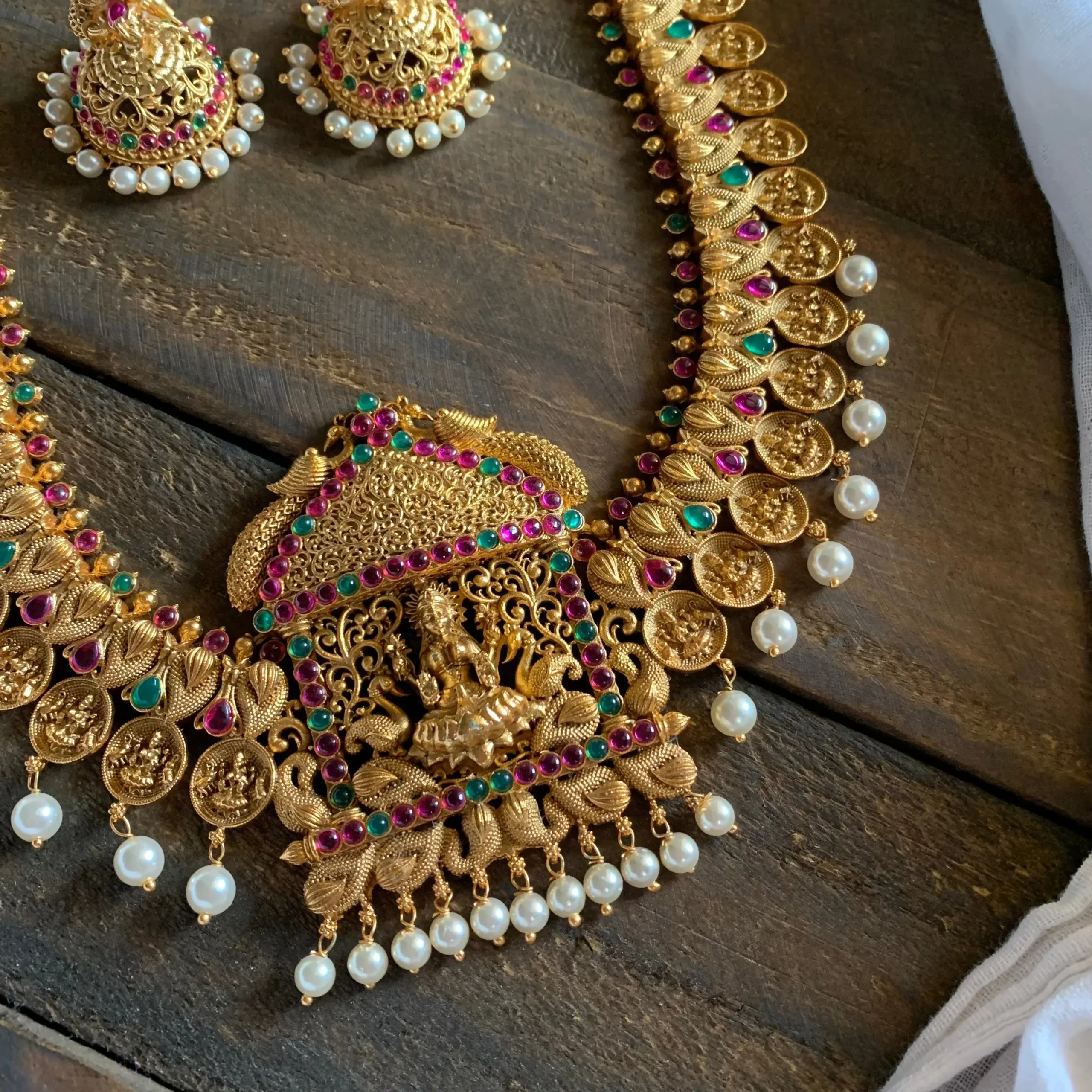 Temple Jewellery Divine Adornment Steeped in Tradition (1) (2) Temple Jewellery Divine Adornment Steeped in Tradition (1) (2)