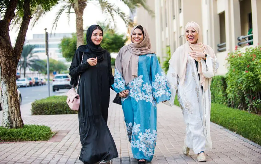 Traditional Eid Dresses The Role Of Attire In Eid Celebrations And Simple Eid Dress Ideas (10) Traditional Eid Dresses The Role Of Attire In Eid Celebrations And Simple Eid Dress Ideas (10)