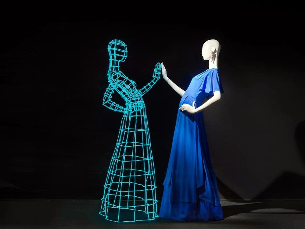 Fashion and Technology A Symbiotic Evolution Towards 2900 (4) Fashion and Technology A Symbiotic Evolution Towards 2900