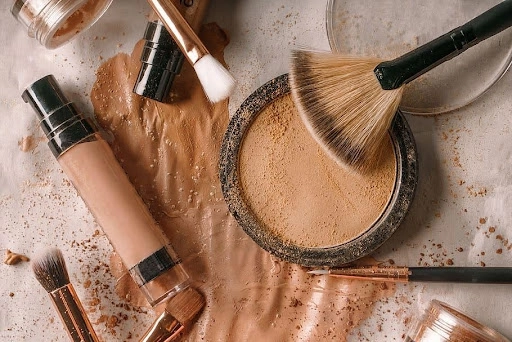 Contouring and Highlighting A Step-by-Step Guide (1) Contouring and Highlighting A Step by Step Guide