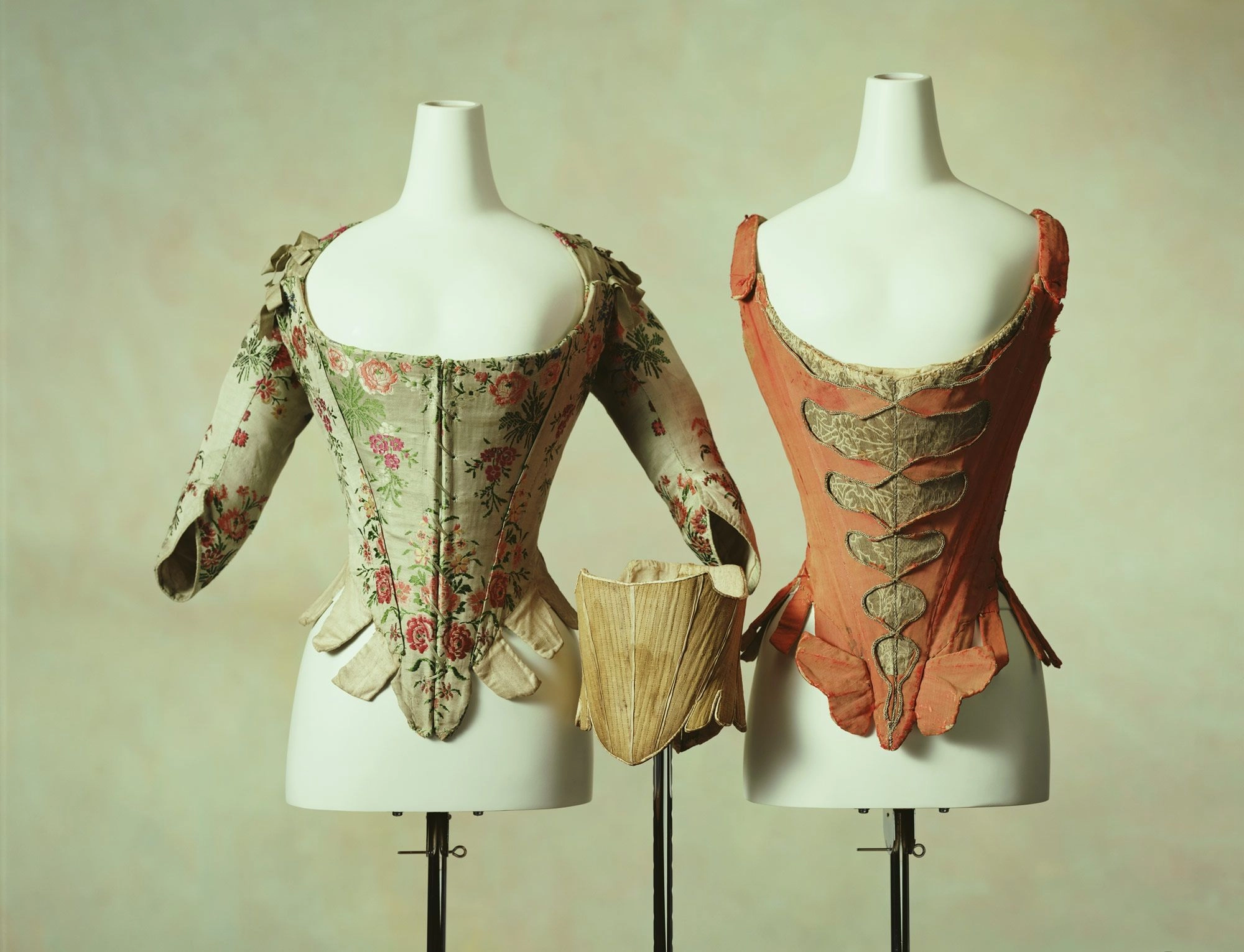 Corsets A History of Constant Development and the Present (6) Corsets A History of Constant Development and the Present