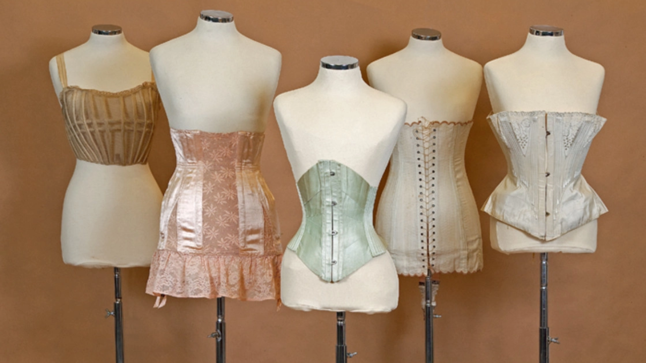 Corsets A History of Constant Development and the Present (7) Corsets A History of Constant Development and the Present