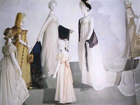 How Did French Revolution Affect The Fashion In This Days (3) How Did French Revolution Affect The Fashion In This Days
