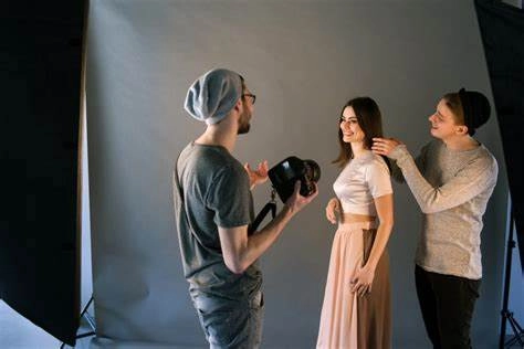 How do you build a career as a fashion photographer (1) How do you build a career as a fashion photographer