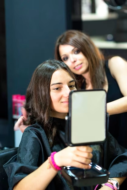 Best Hair and Makeup Artist Course to Become a Professional (3) Best Hair and Makeup Artist Course to Become a Professional