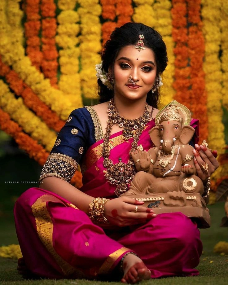Ganesh Festival's influence on the fashion design industry (1) Ganesh Festival's influence on the fashion design industry (1)