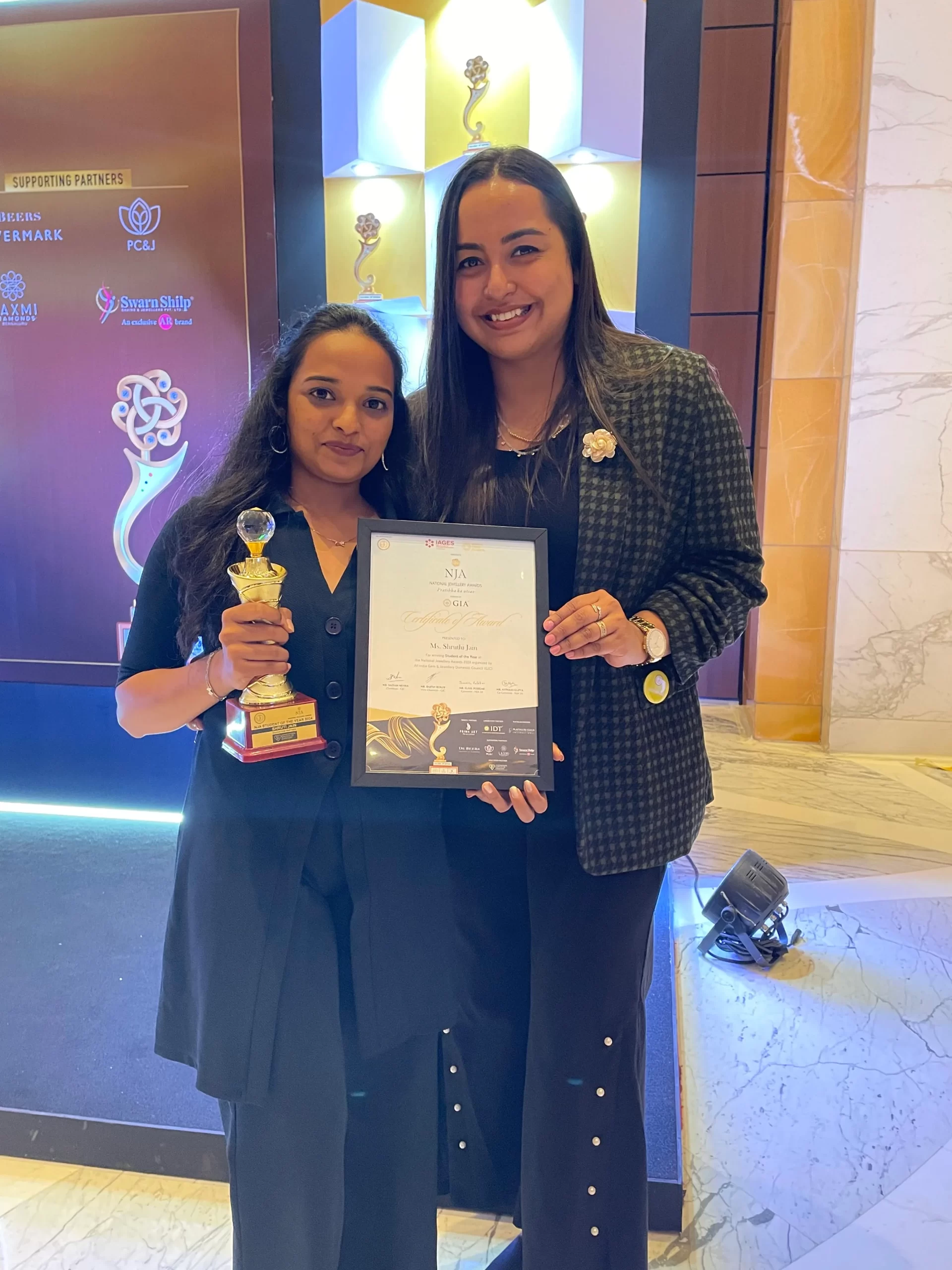 Ms Shruthi Jain Shines Bright at The National Jewellery Awards 2024 (4) Ms Shruthi Jain Shines Bright at The National Jewellery Awards 2024 (4)