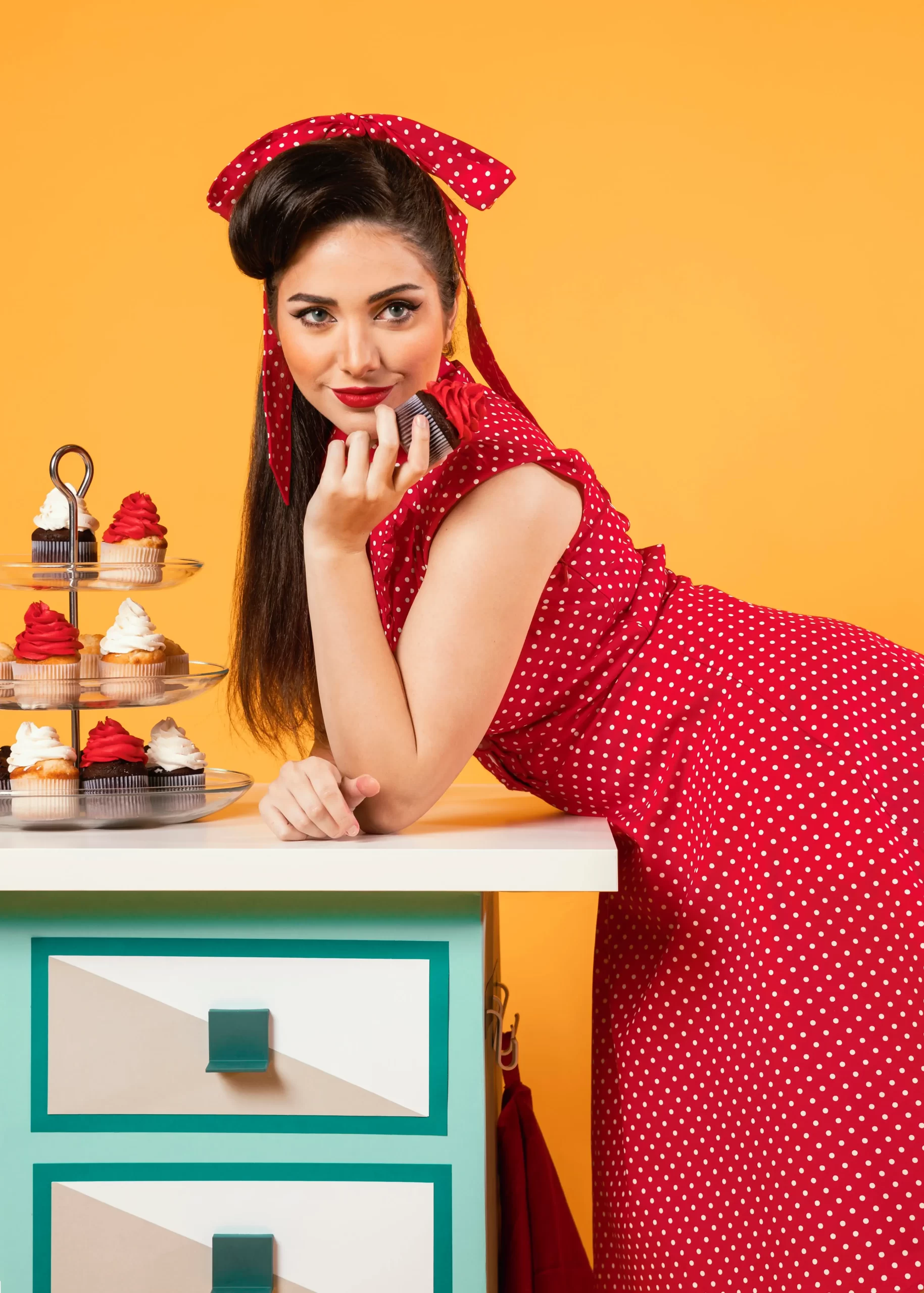Vintage vibes incorporating retro pieces into contemporary outfits (3) Vintage vibes incorporating retro pieces into contemporary outfits