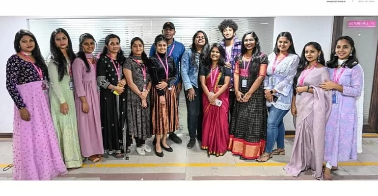 How to Build a Successful Freelancing in Fashion Design Career (2) How to Build a Successful Freelancing in Fashion Design Career (2)