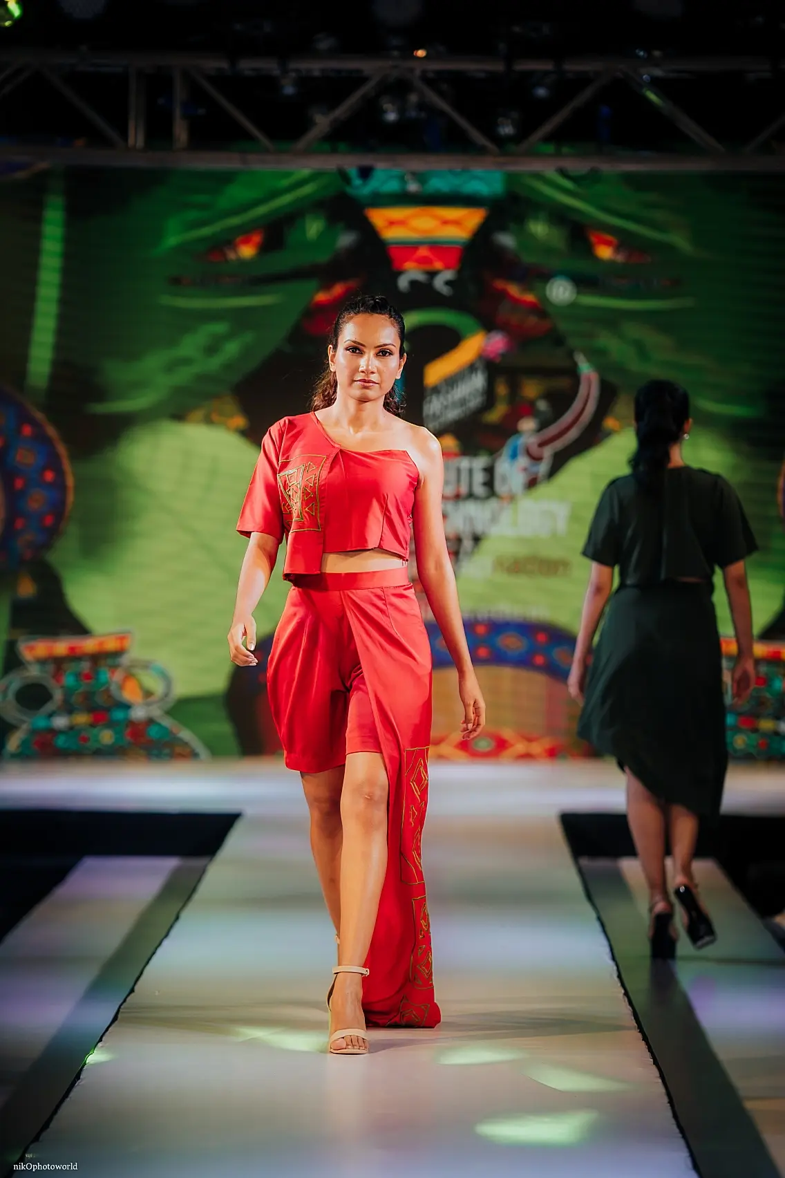 The Garasia Edit Weaving Heritage into Modern Resort Wear (5)