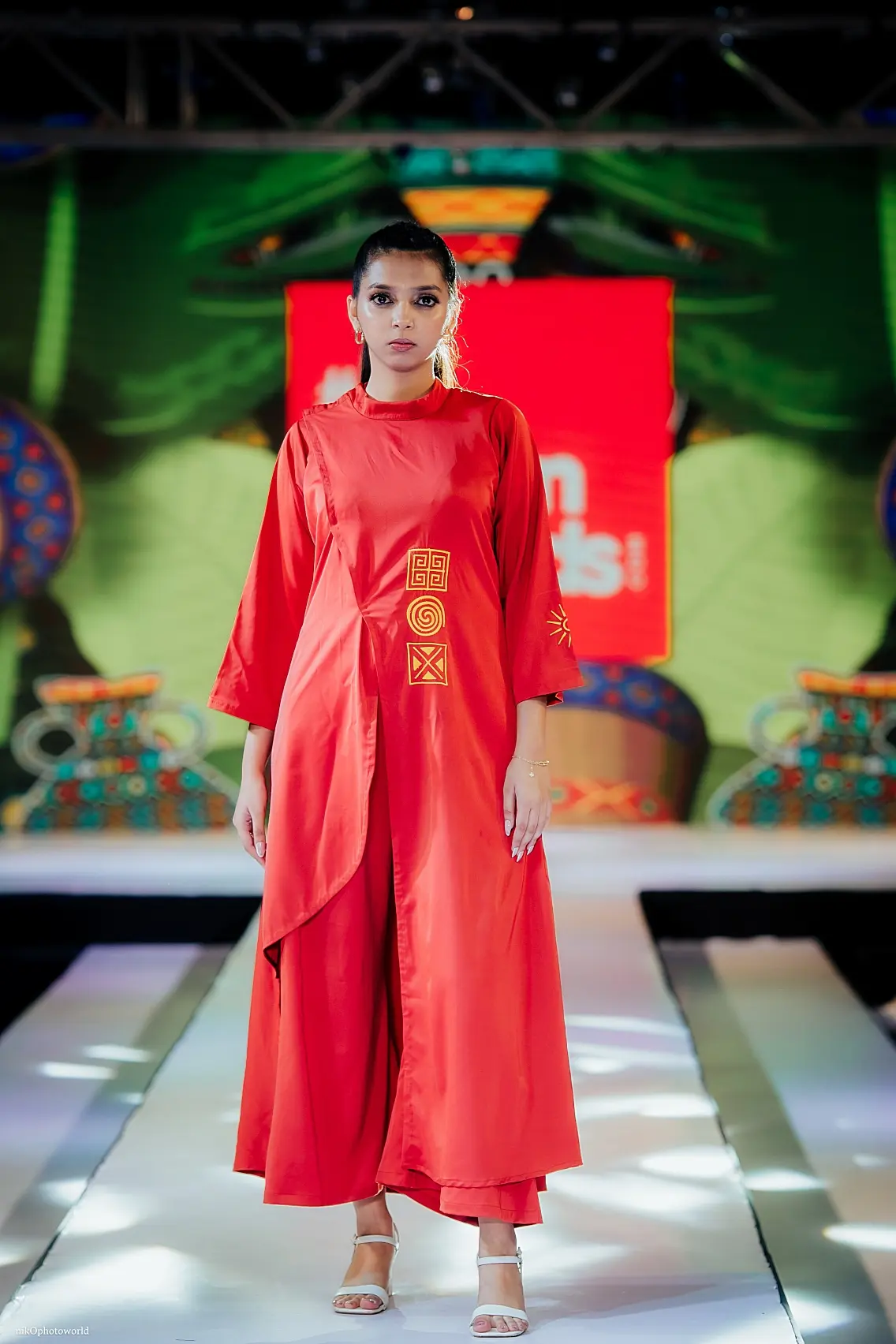 The Garasia Edit Weaving Heritage into Modern Resort Wear (8)