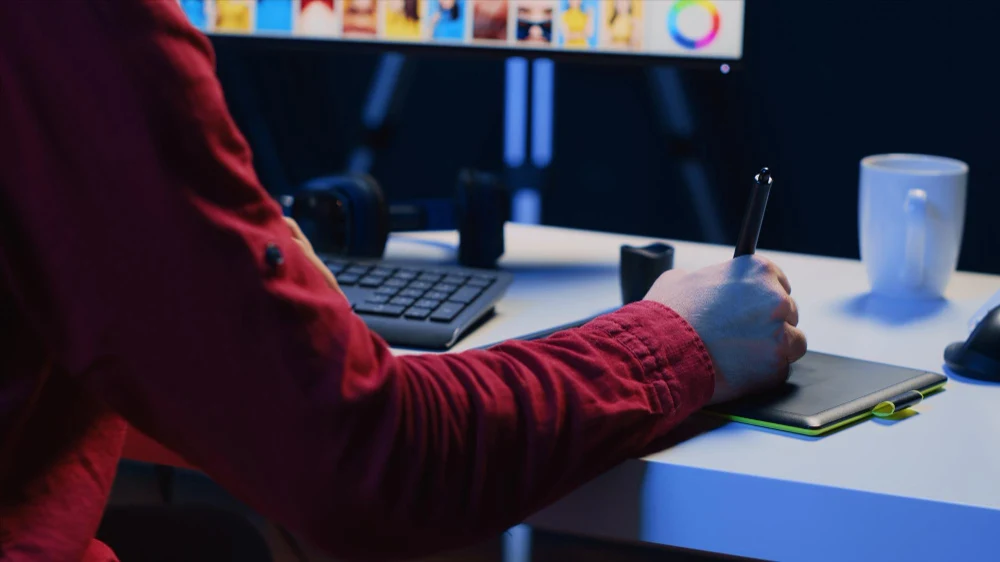 How much does a graphic designer earn How much does a graphic designer earn