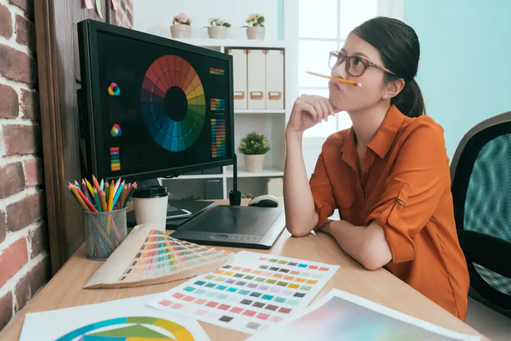 what companies hire graphic designers